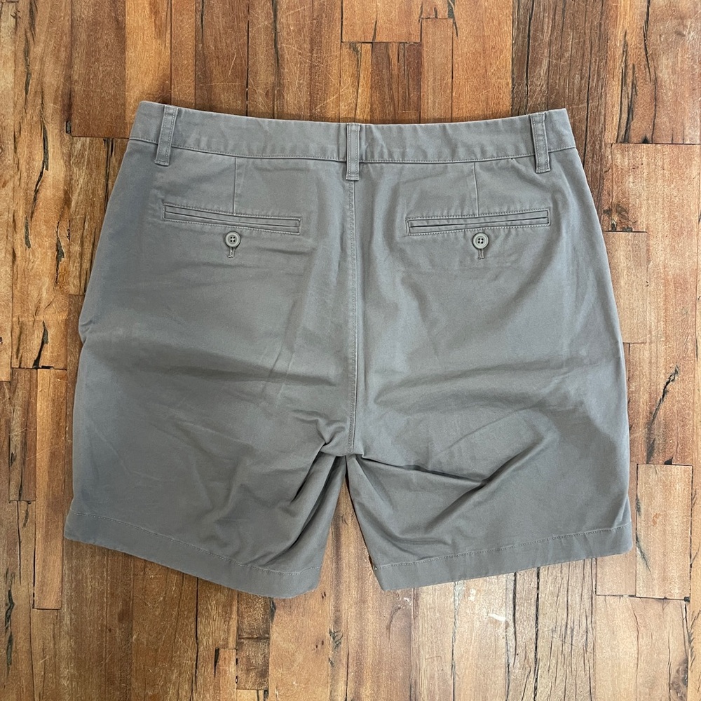 Bonobos Men's Grey Stretch Washed Chino Shorts - Picture 2 of 3